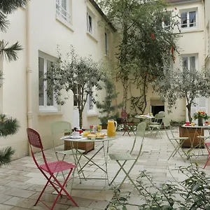 Hotel The Originals City, Lecourbe, Tour Eiffel, Paris